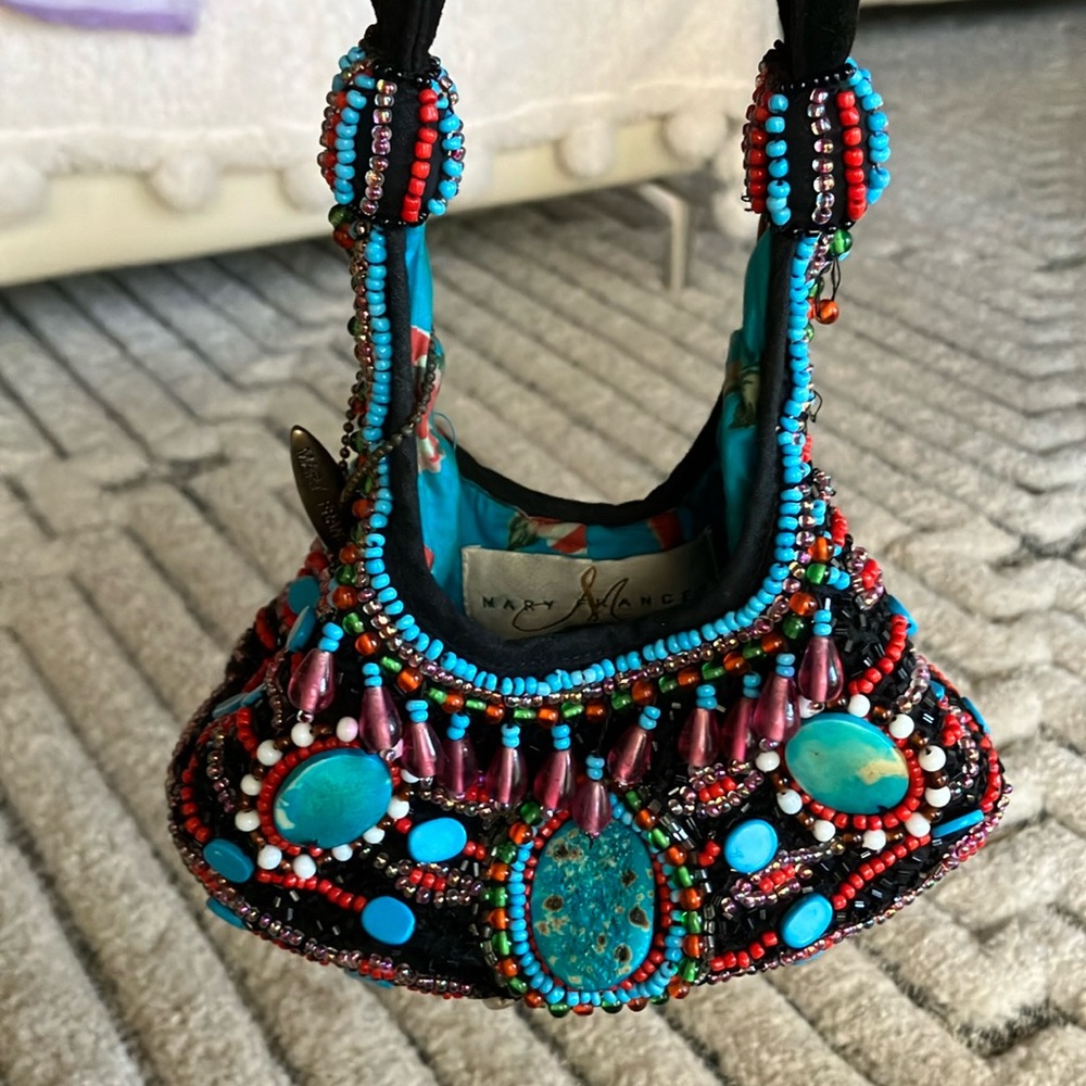 Mary Frances beaded bag with magnet closure